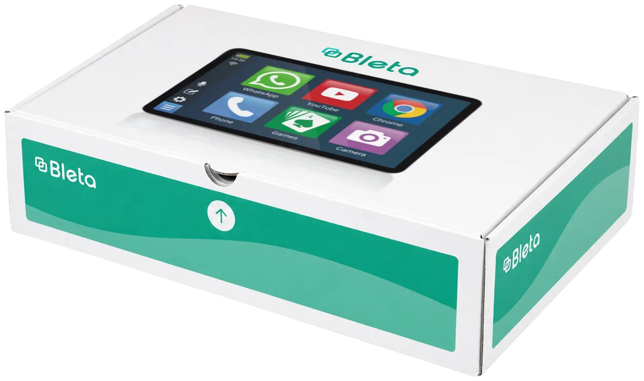Caja de marca Bleta con la tablet para personas mayores encima, mostrando su pantalla de inicio con iconos grandes